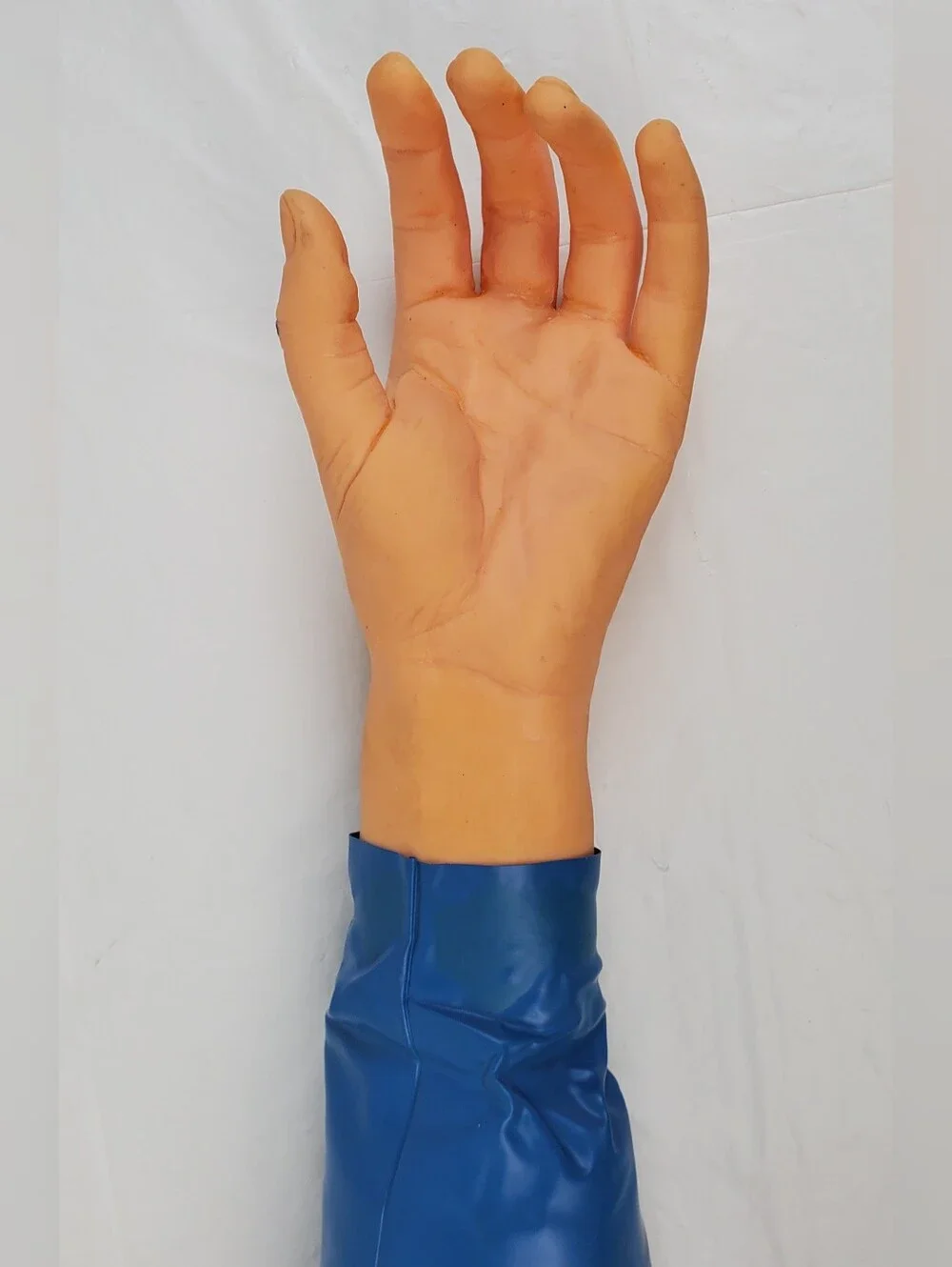 Realistic Fake Plastic Hand Halloween Haunted House Zombie Prop READ - GUC